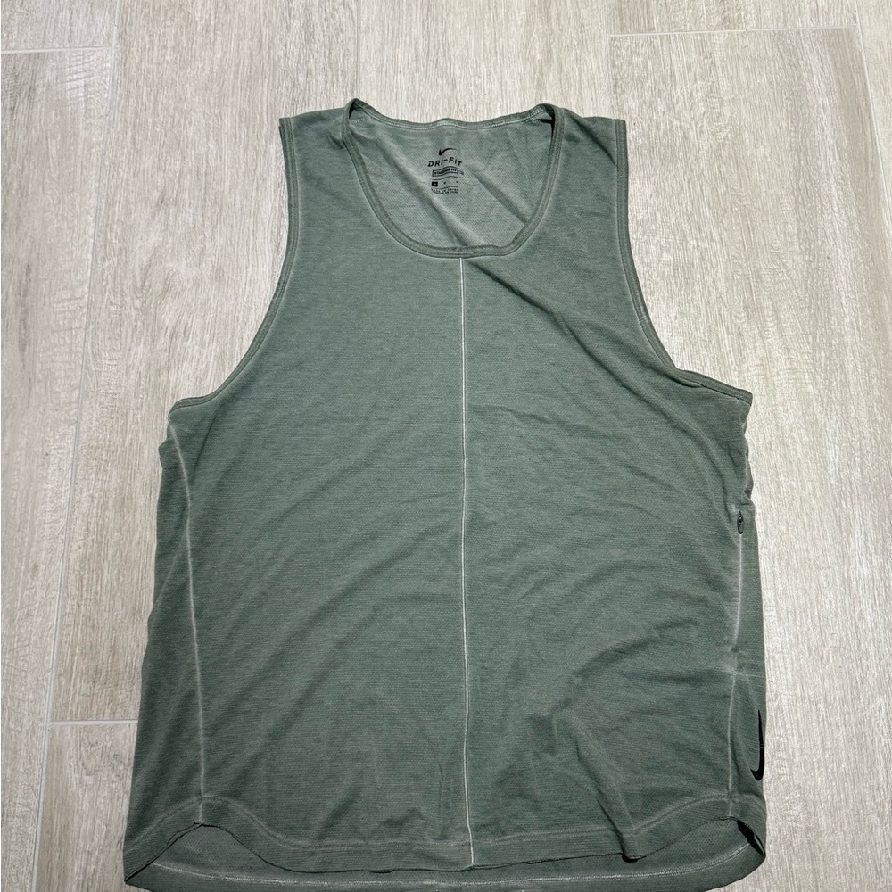 Nike Men's Green Tank Top size medium with zip pocket
